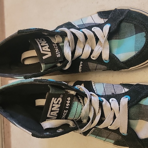 Vans plaid high top sneakers - Picture 2 of 4